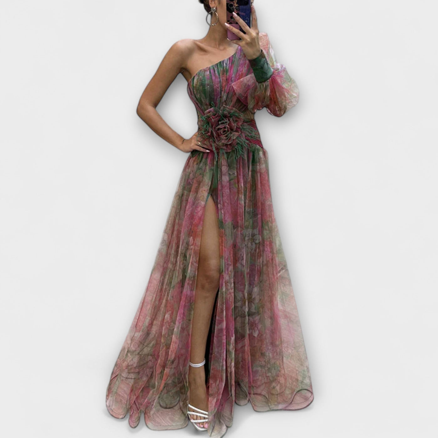 Ilona | Šaty s jedním rukávem a rozparkem z průhledné síťoviny