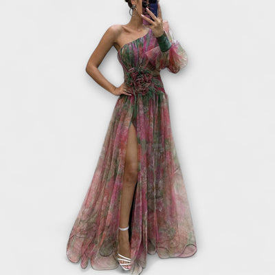 Ilona | Šaty s jedním rukávem a rozparkem z průhledné síťoviny